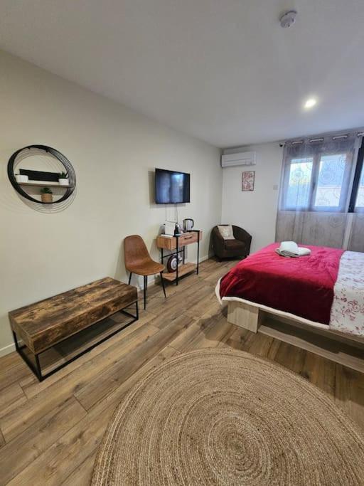 Chambre D'Hote Aphrodite Сент-Женевьев-де-Буа Экстерьер фото